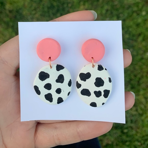 Cow Print Earrings 🐮 - Picture 2 of 3